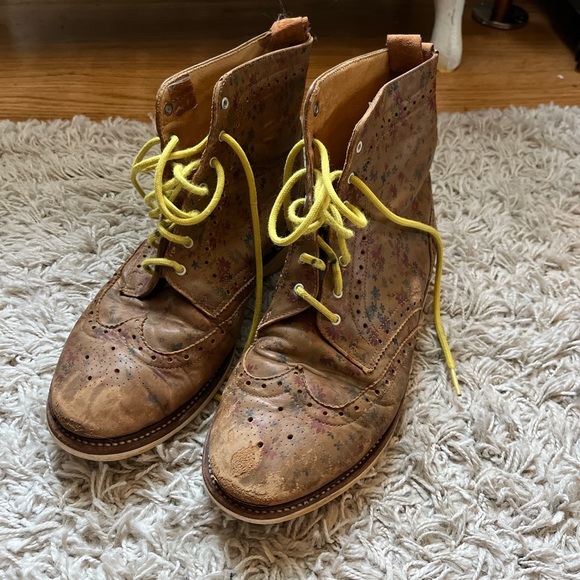 Doc Martens floral Bentley boot - Picture 2 of 8